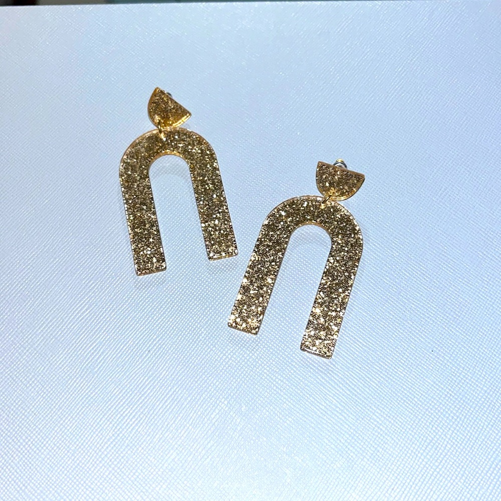 Gold dangly earrings
